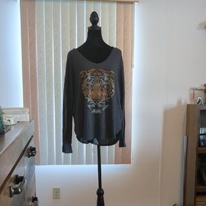 Gray Long Sleeve Top with Tiger Design